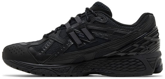 NB 1906U Triple Black
