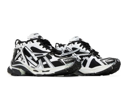 BAL°NCIAGA Runner Sneaker Black White