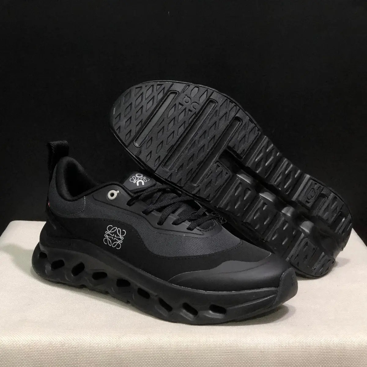 On Cloud × L°EWE — Cloudtilt Black