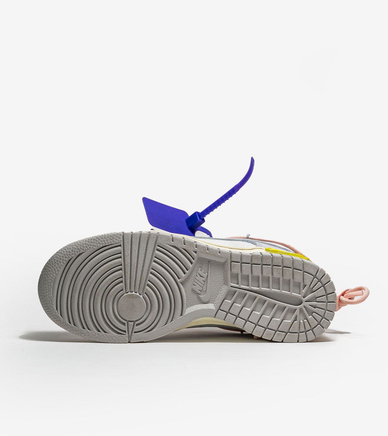 N°KE Dunk Low OFF-WH°TE Lot 24