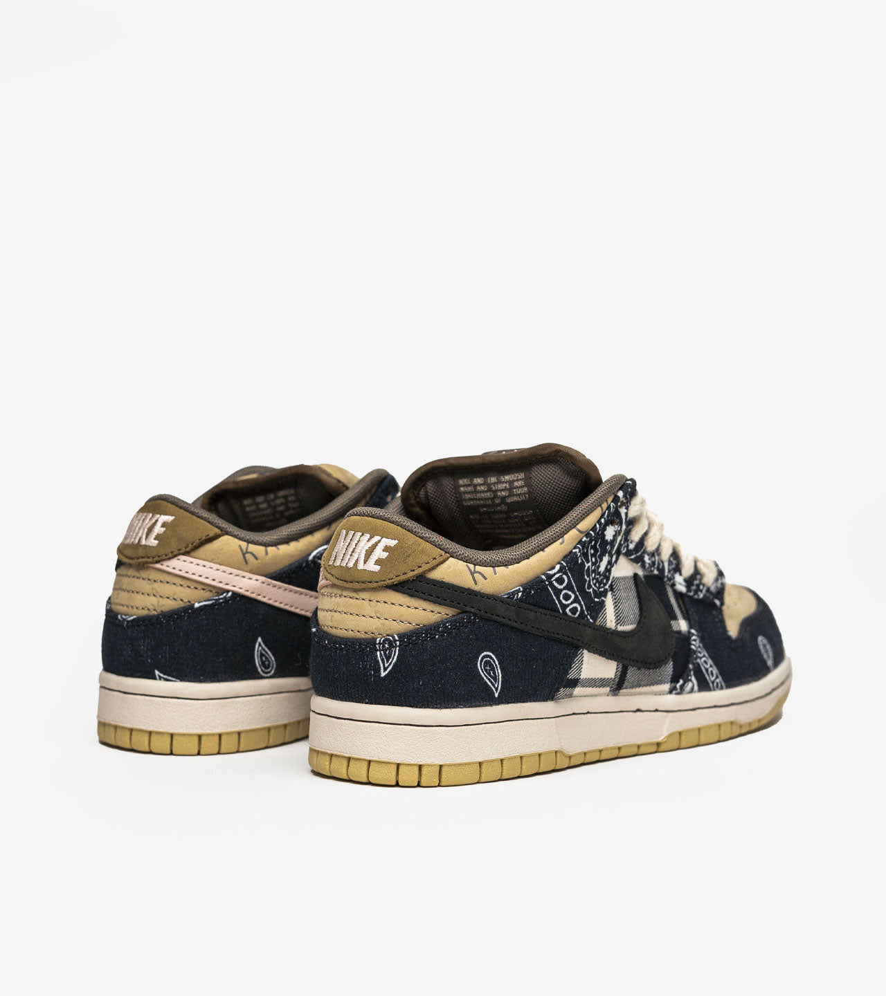 N°KE SB DUNK LOW TR°VIS SCOTT