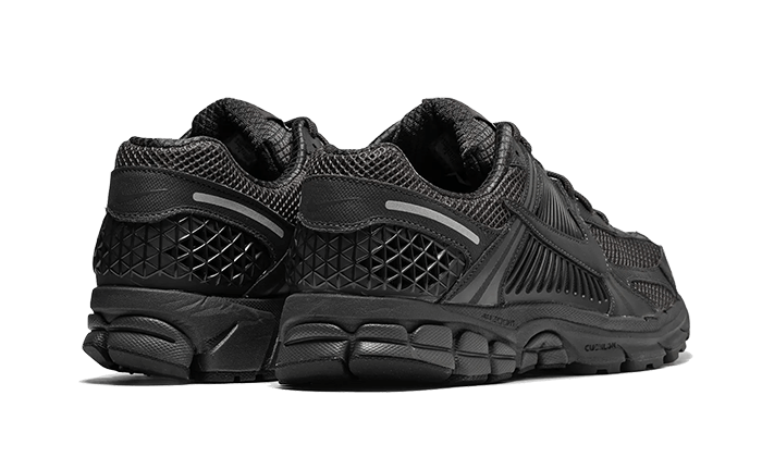 N°KE Vomero 5 Triple Black