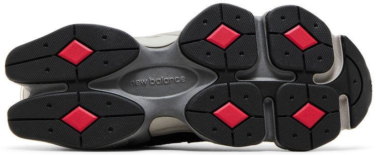 NB 9060 Black Castlerock