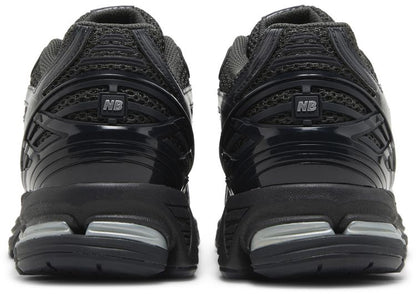 NB 1906R Black Metallic Silver - NB (2)