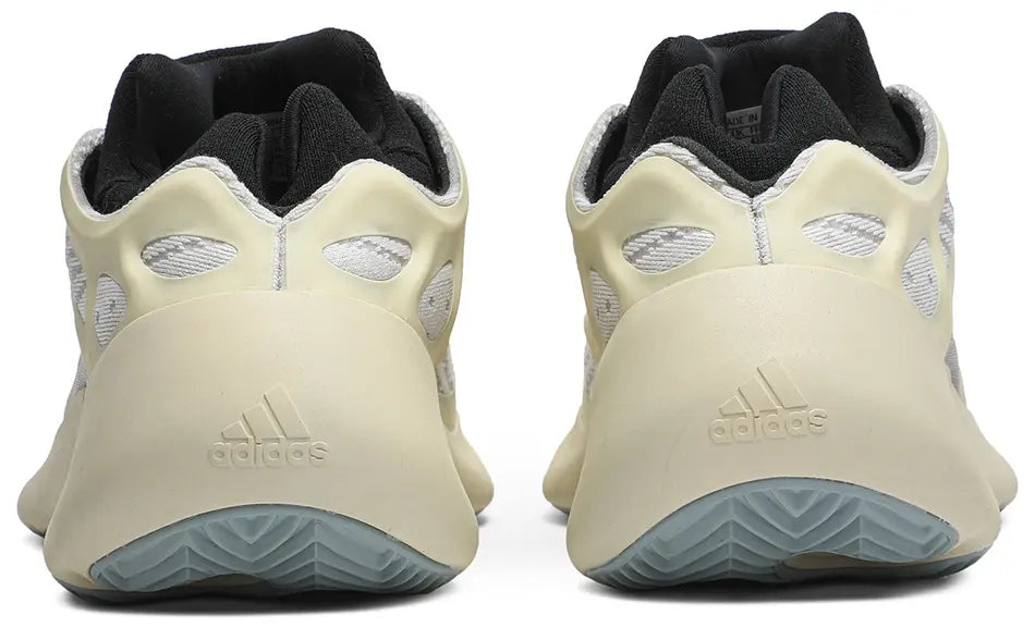 YZ°Y 700 V3 Beige