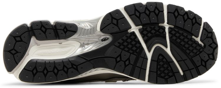NB 1906R Silver Metallic Black
