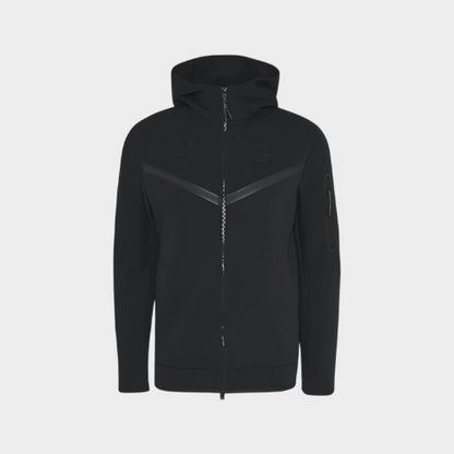 Outfit Tech Fleece Black + Casquette Offerte