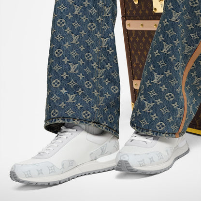 Sneaker Run Away - #12