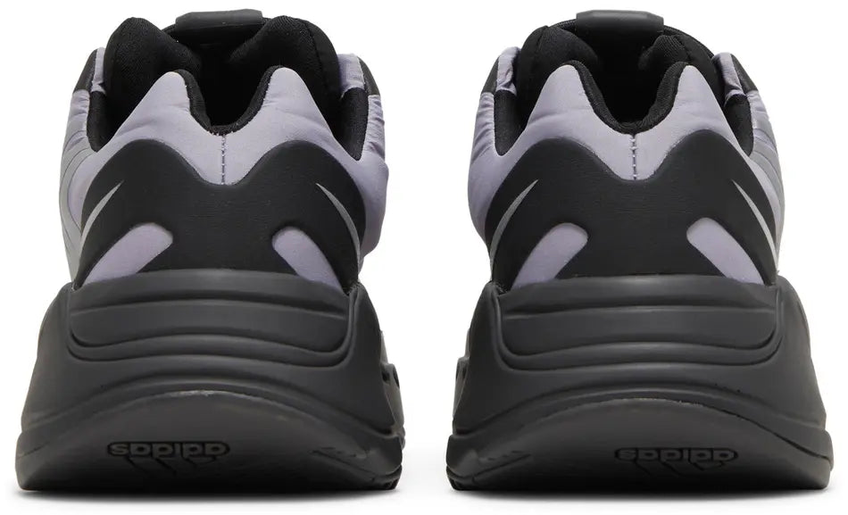 YZ°Y Boost 700 MNVN Geode