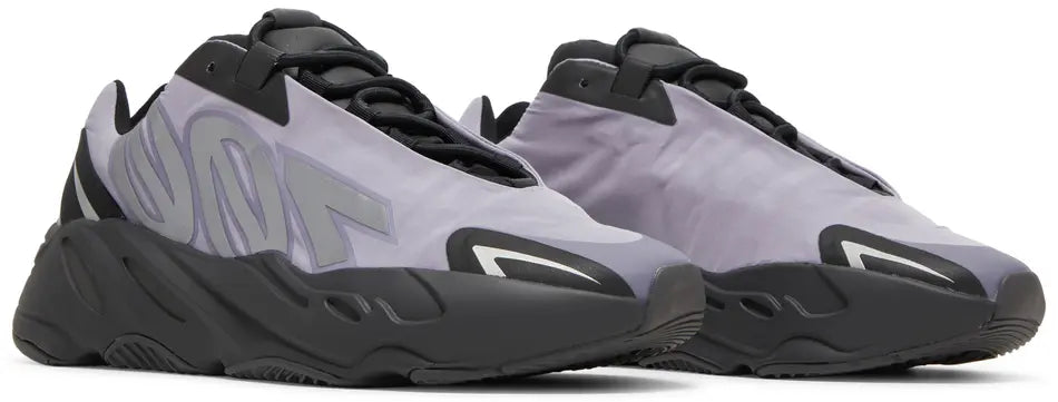 YZ°Y Boost 700 MNVN Geode