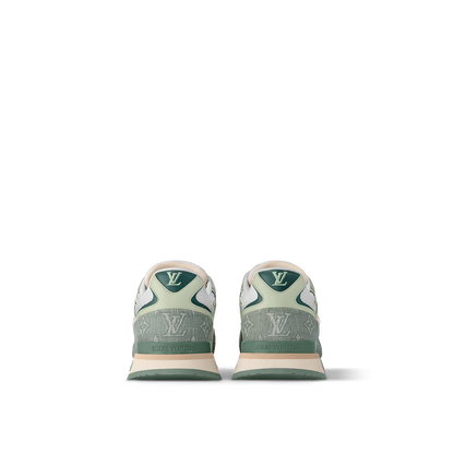 Sneaker Run Away - #4