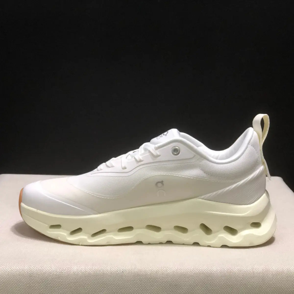 On Cloud × L°EWE — Cloudtilt White Crème