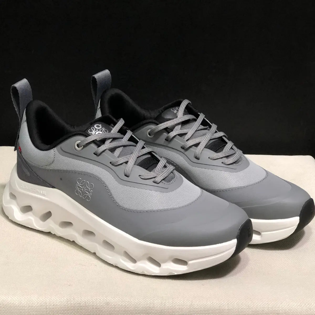 On Cloud × L°EWE — Cloudtilt Gris