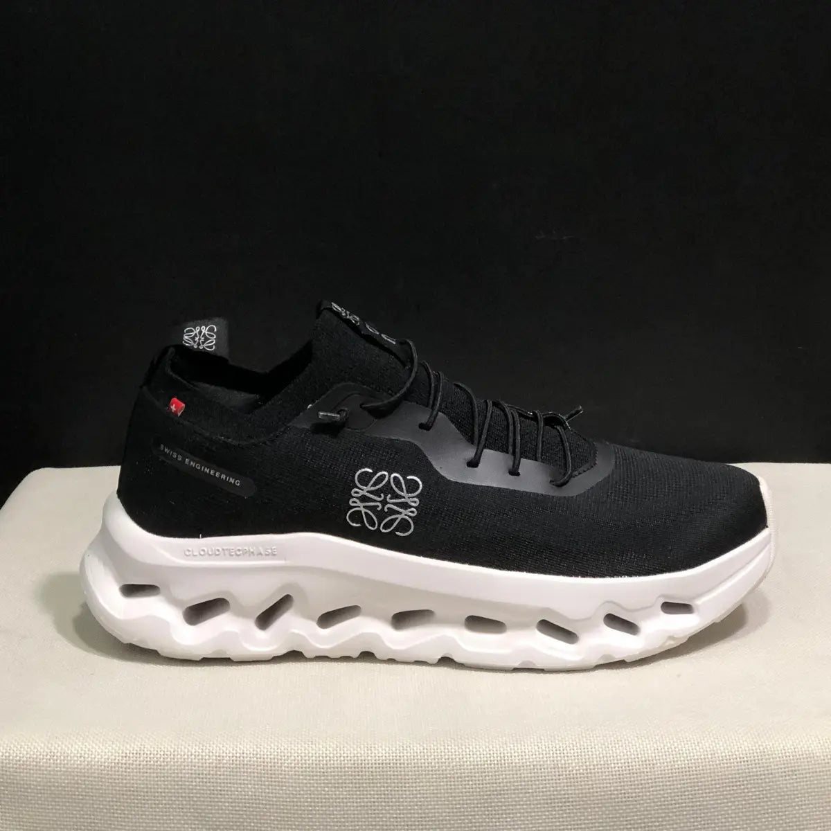 On Cloud × L°EWE — Cloudtilt Noir et Blanc 2.0