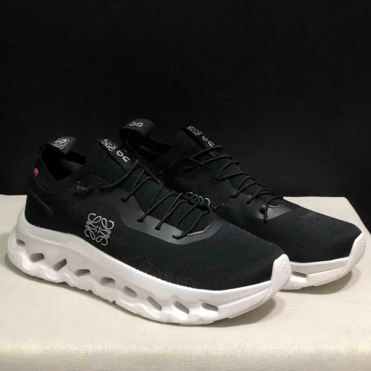 On Cloud × L°EWE — Cloudtilt Noir et Blanc 2.0