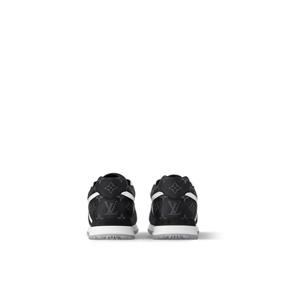Sneaker Run Away - #1