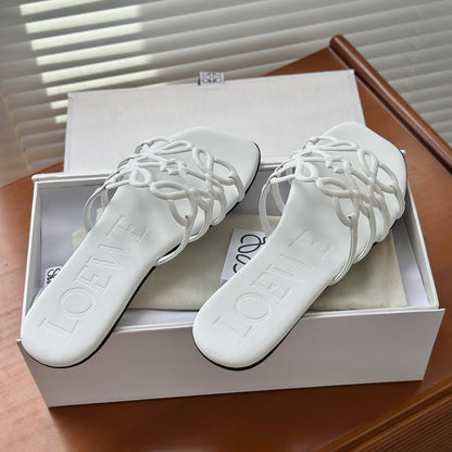 L°EWE - Petal Anagram slide in soft calfskin Blanc
