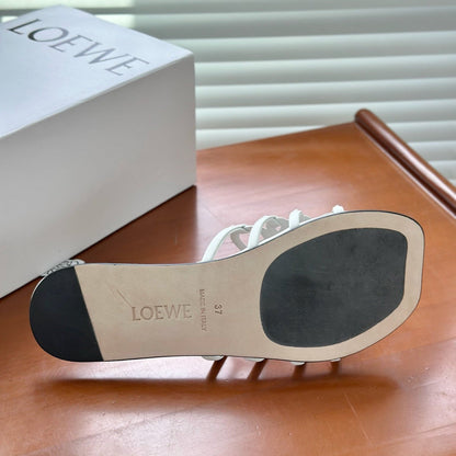 L°EWE - Petal Anagram slide in soft calfskin Blanc