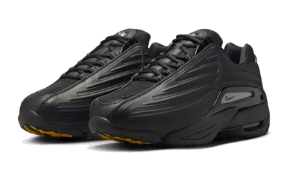 N°KE® x N°CTA® Hot Step 2 Black