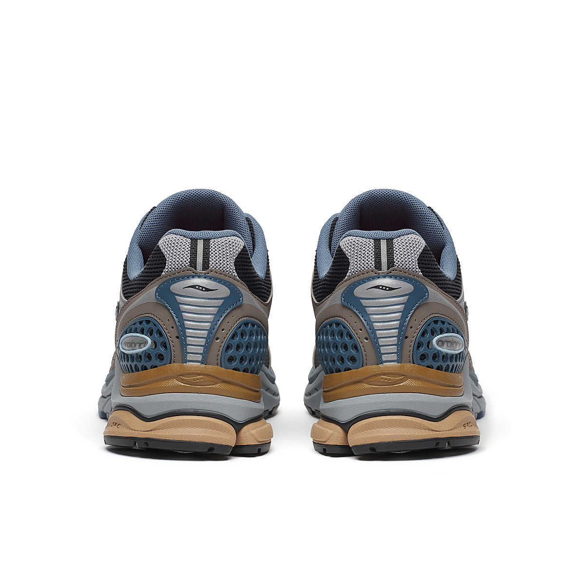 SAUC°NY PROGRID TRIUMPH 4 WINTER TECH