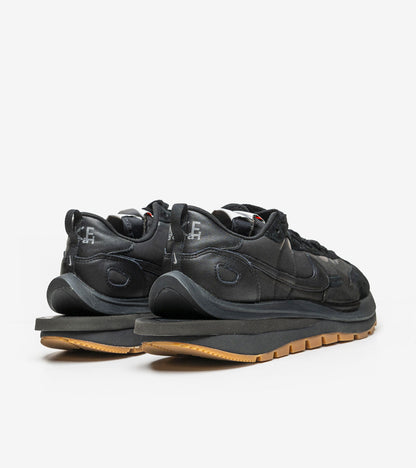 N°KE Vaporwaffle Sacai Black Gum