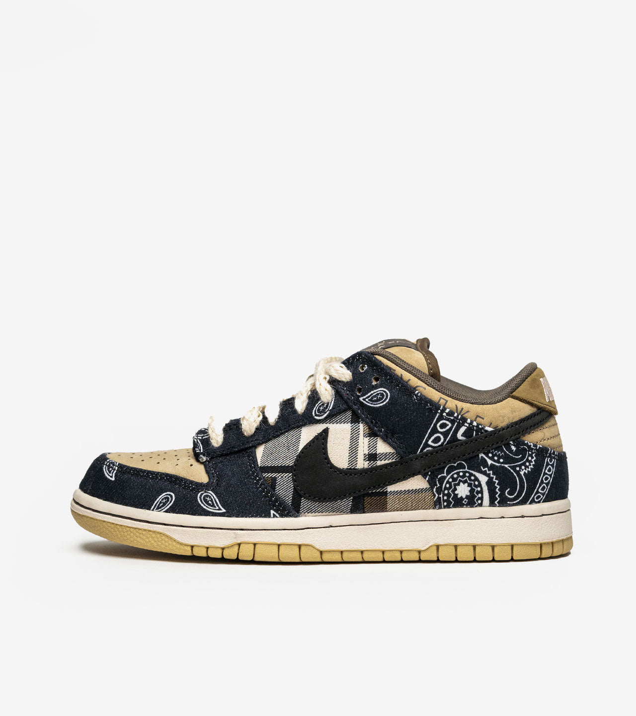 N°KE SB DUNK LOW TR°VIS SCOTT