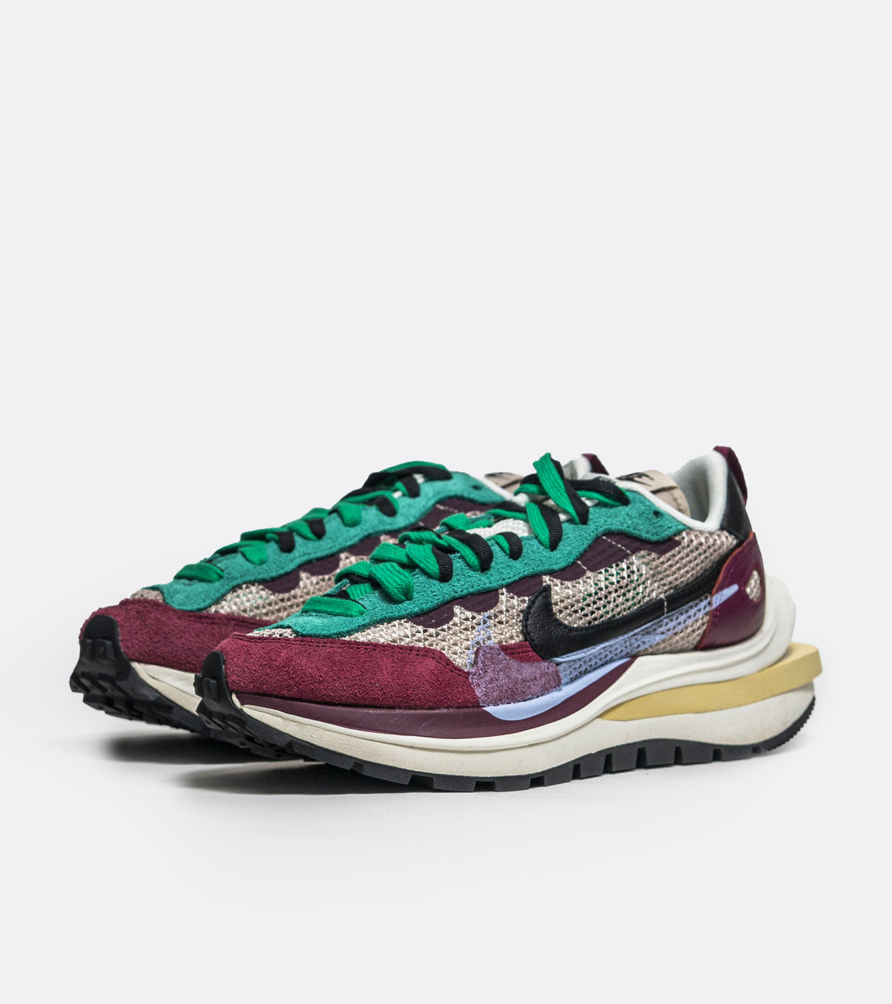 N°KE Vaporwaffle sacai Villain Red Neptune Green