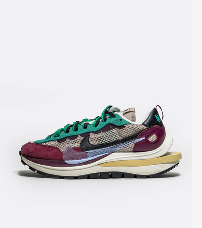 N°KE Vaporwaffle sacai Villain Red Neptune Green