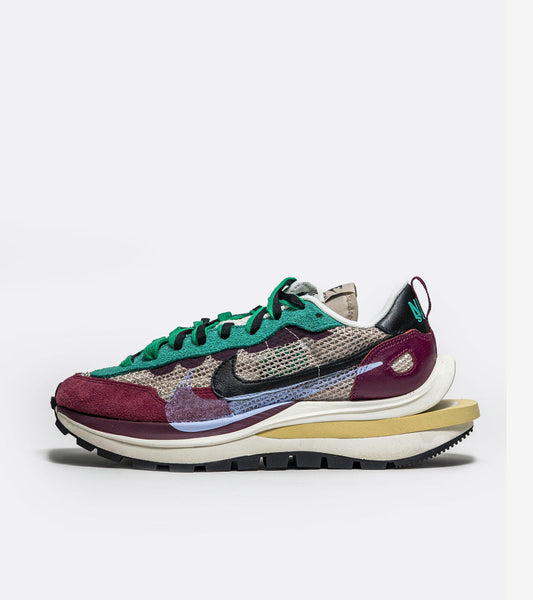 N°KE Vaporwaffle sacai Villain Red Neptune Green