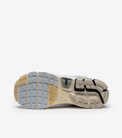 N°KE Zoom Vomero 5 Supersonic Light Bone Black