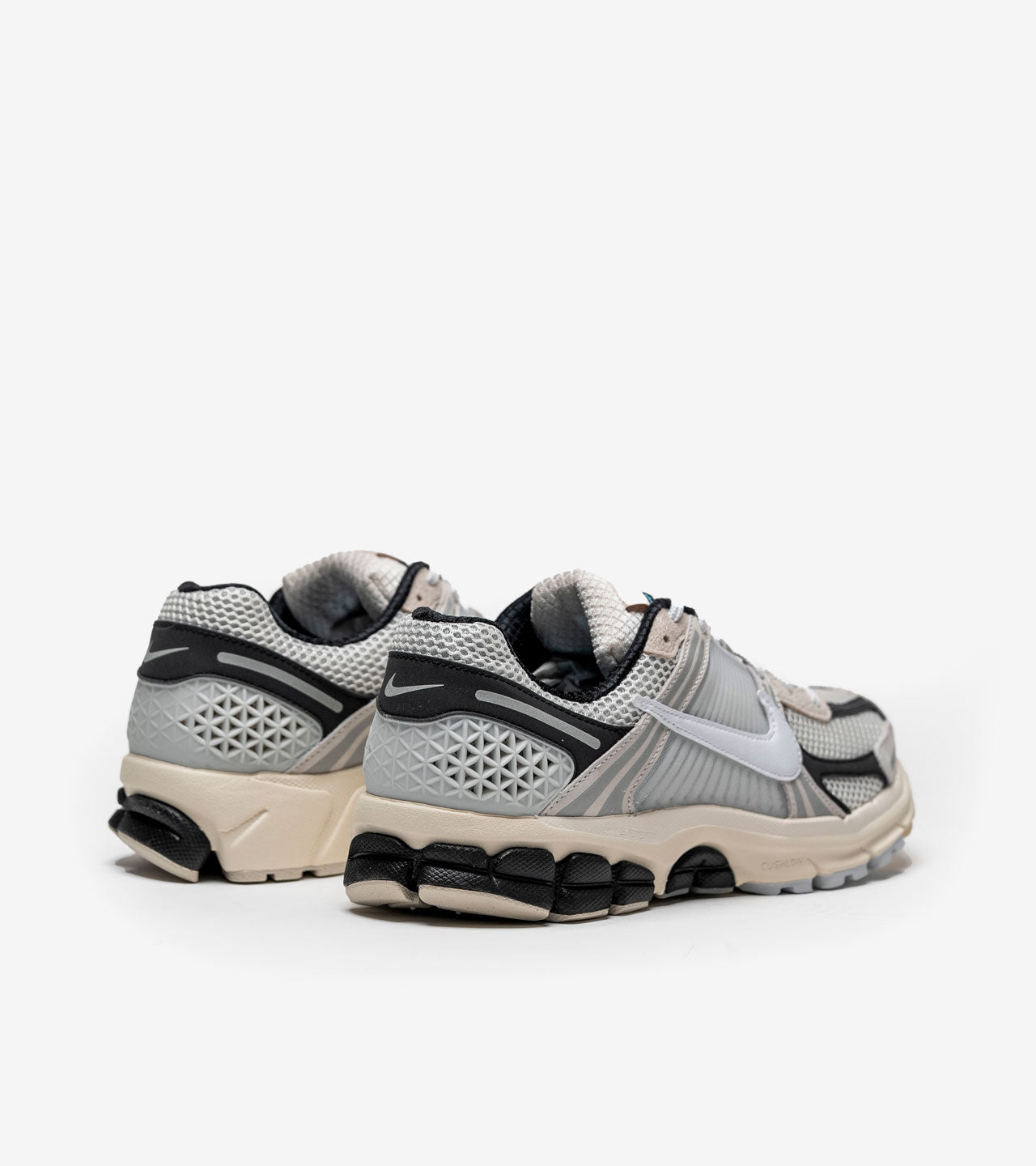 N°KE Zoom Vomero 5 Supersonic Light Bone Black