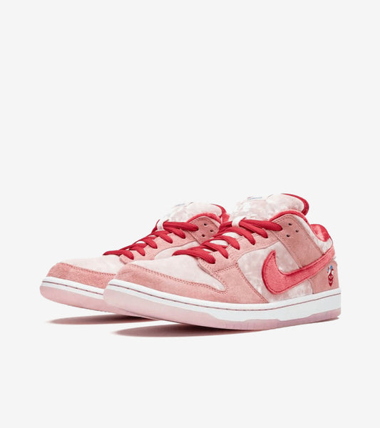 N°KE SB Dunk Low StrangeLove Skateboards (Regular Box)