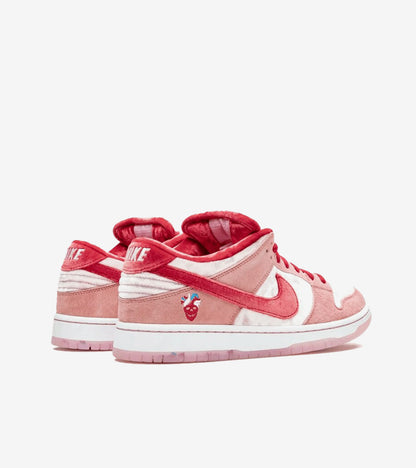 N°KE SB Dunk Low StrangeLove Skateboards (Regular Box)