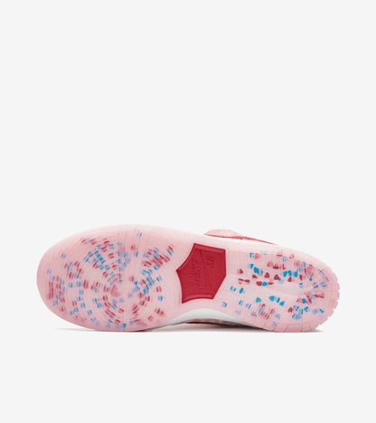 N°KE SB Dunk Low StrangeLove Skateboards (Regular Box)