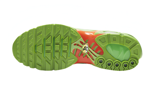 N°KE® x SUPR°ME® Air Max Plus Tn Mean Green