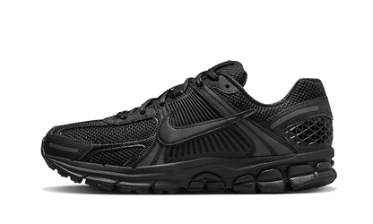 N°KE Vomero 5 Triple Black